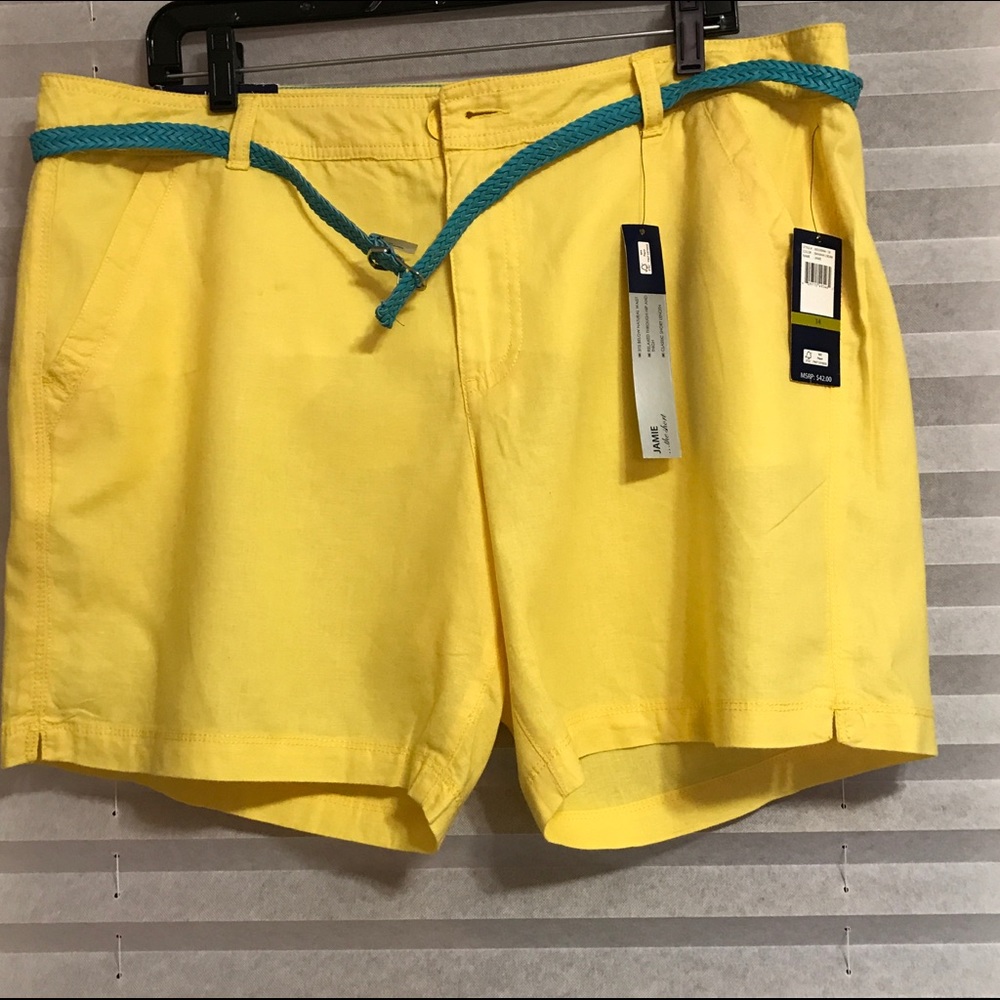 BANDOLINO yellow shorts accent with a aqua belt
